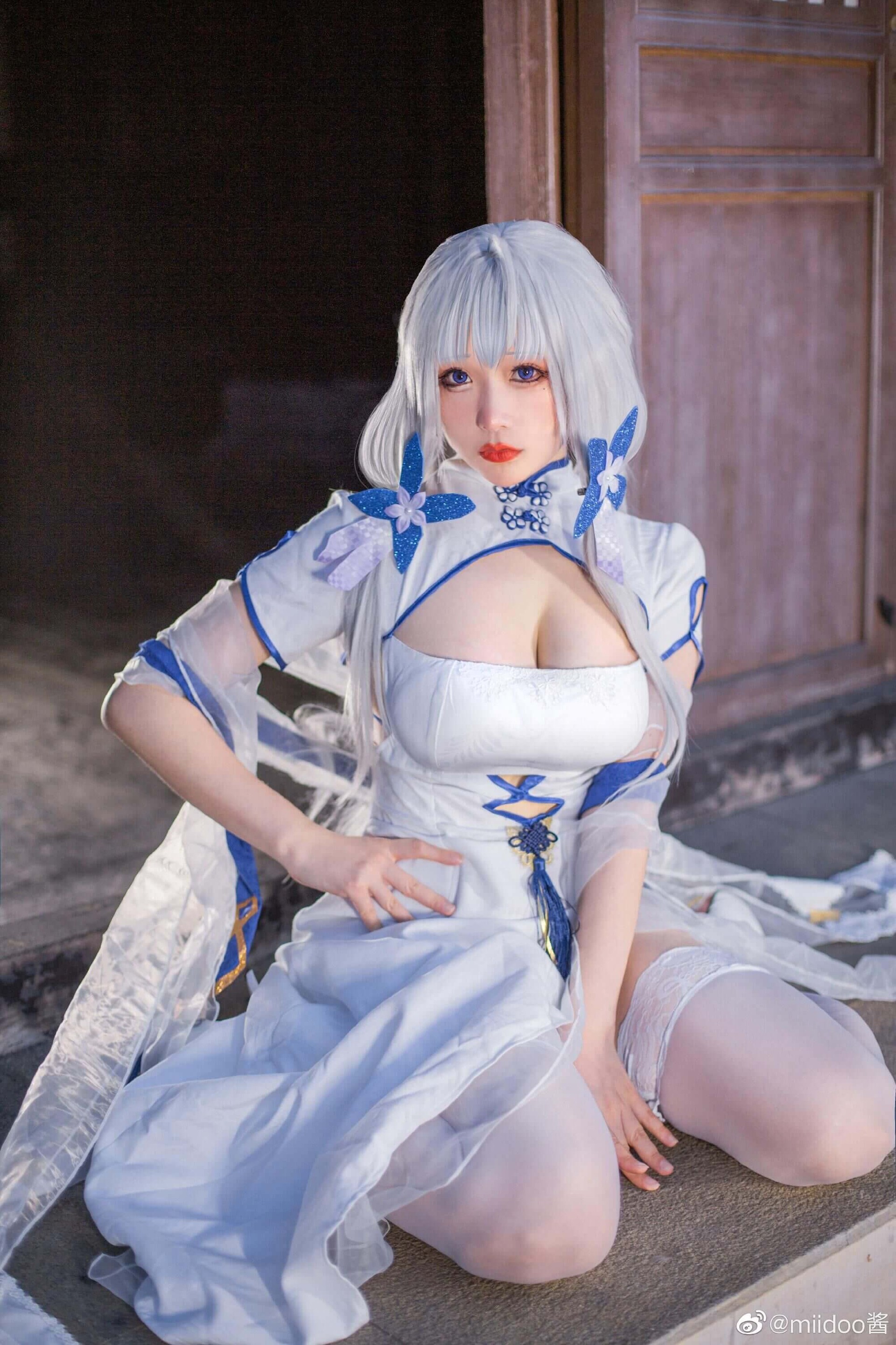 cos《碧蓝航线》光辉旗袍换装「钟情春日」cosplay
