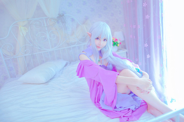《Re.从零开始的异世界生活》艾米莉娅睡衣cosplay
