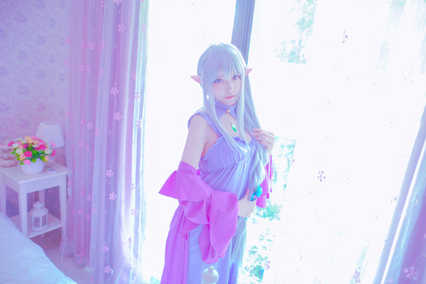 《Re.从零开始的异世界生活》艾米莉娅睡衣cosplay