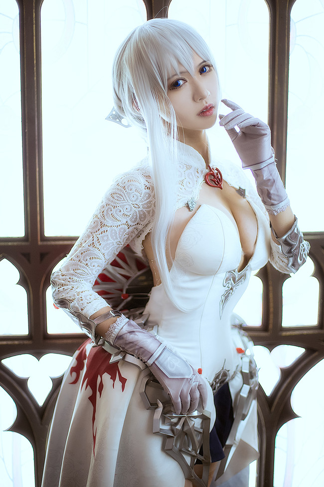 《死亡爱丽丝》白雪姬cos 白雪姬的COSPLAY欣赏