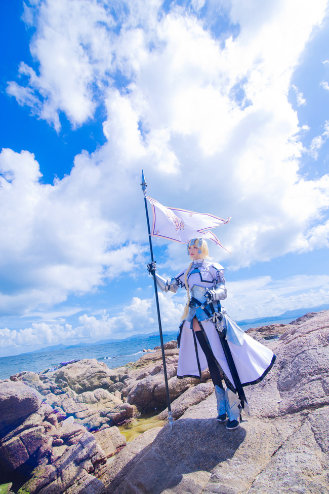 《Fate》贞德COS(贞德帅气靓丽Cosplay) 《Fate》贞德COS(贞德帅气靓丽Cosplay)