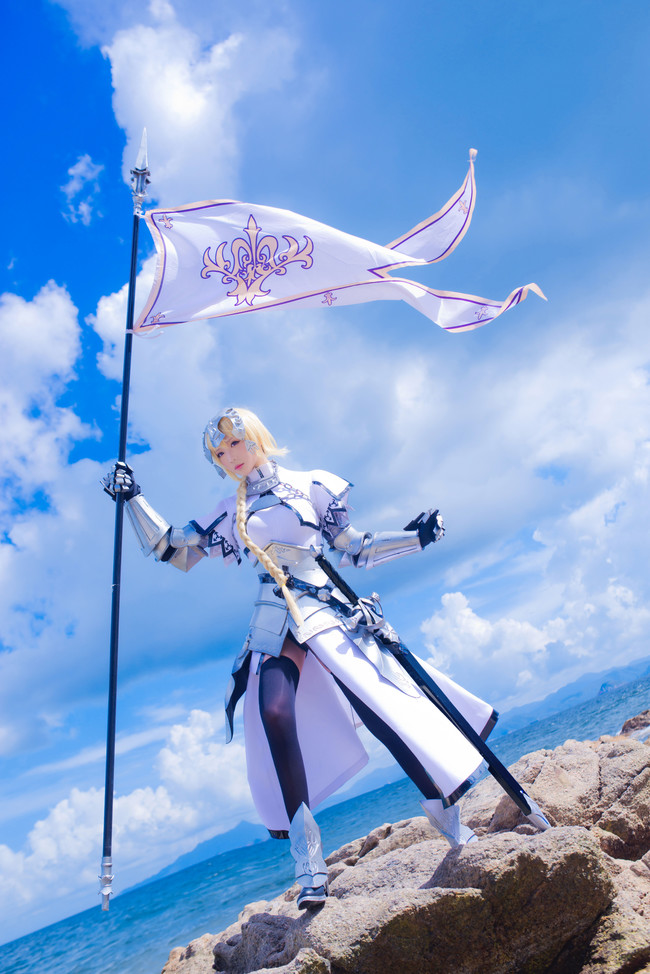 《Fate》贞德COS(贞德帅气靓丽Cosplay) 《Fate》贞德COS(贞德帅气靓丽Cosplay)