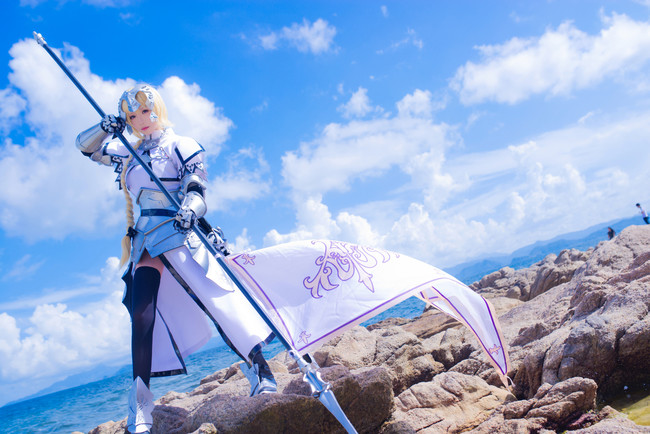 《Fate》贞德COS(贞德帅气靓丽Cosplay) 《Fate》贞德COS(贞德帅气靓丽Cosplay)