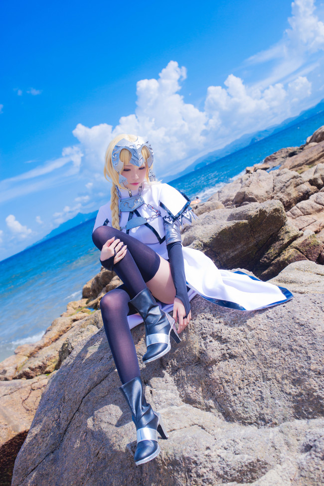 《Fate》贞德COS(贞德帅气靓丽Cosplay) 《Fate》贞德COS(贞德帅气靓丽Cosplay)