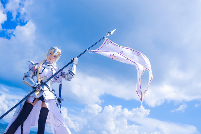 《Fate》贞德COS(贞德帅气靓丽Cosplay) 《Fate》贞德COS(贞德帅气靓丽Cosplay)