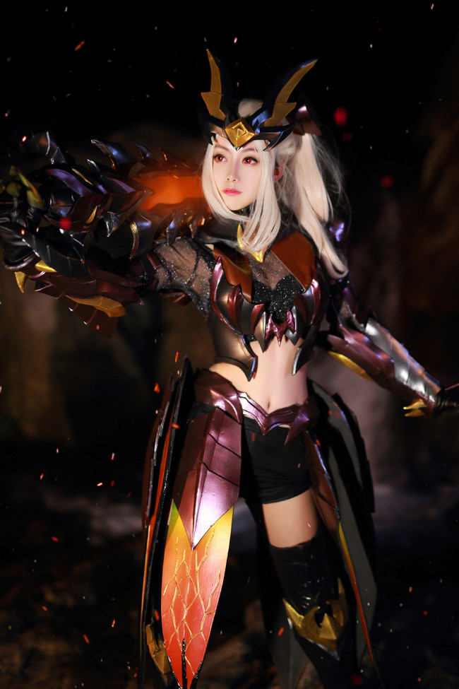 王者荣耀花木兰水晶猎龙者cos(王者荣耀花木兰cosplay) 王者荣耀花木兰水晶猎龙者cos(王者荣耀花木兰cosplay)
