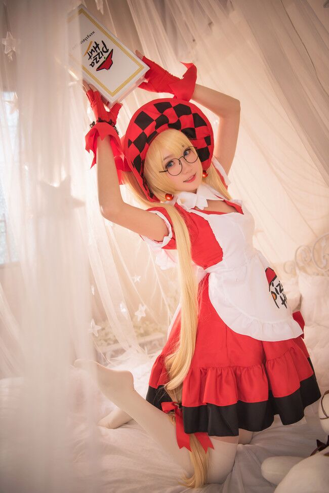 《王者荣耀》安琪拉cos (安琪拉魔法小厨娘cos) 《王者荣耀》安琪拉cos (安琪拉魔法小厨娘cos)