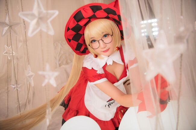 《王者荣耀》安琪拉cos (安琪拉魔法小厨娘cos) 《王者荣耀》安琪拉cos (安琪拉魔法小厨娘cos)