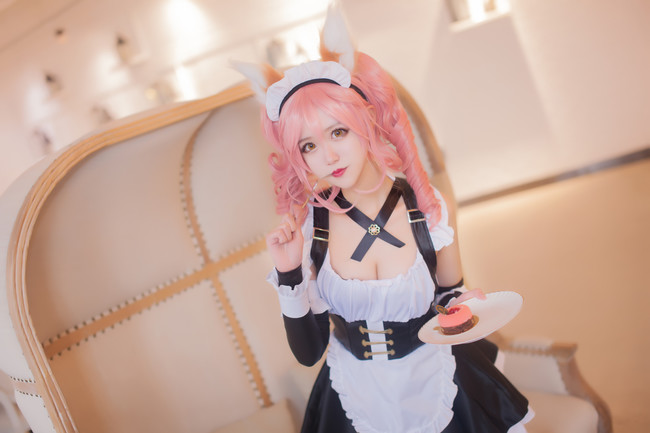 《Fate/GrandOrder》玉藻前女仆cos(FGO玉藻前黑丝女仆装cosplay) 《Fate/GrandOrder》玉藻前女仆cos(FGO玉藻前黑丝女仆装cosplay)