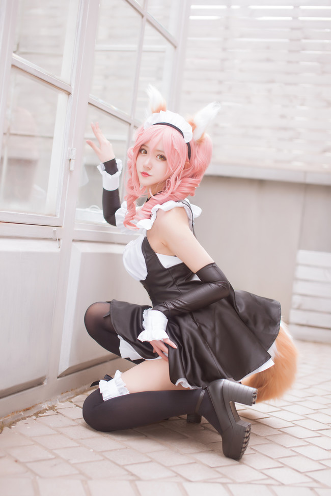 《Fate/GrandOrder》玉藻前女仆cos(FGO玉藻前黑丝女仆装cosplay) 《Fate/GrandOrder》玉藻前女仆cos(FGO玉藻前黑丝女仆装cosplay)