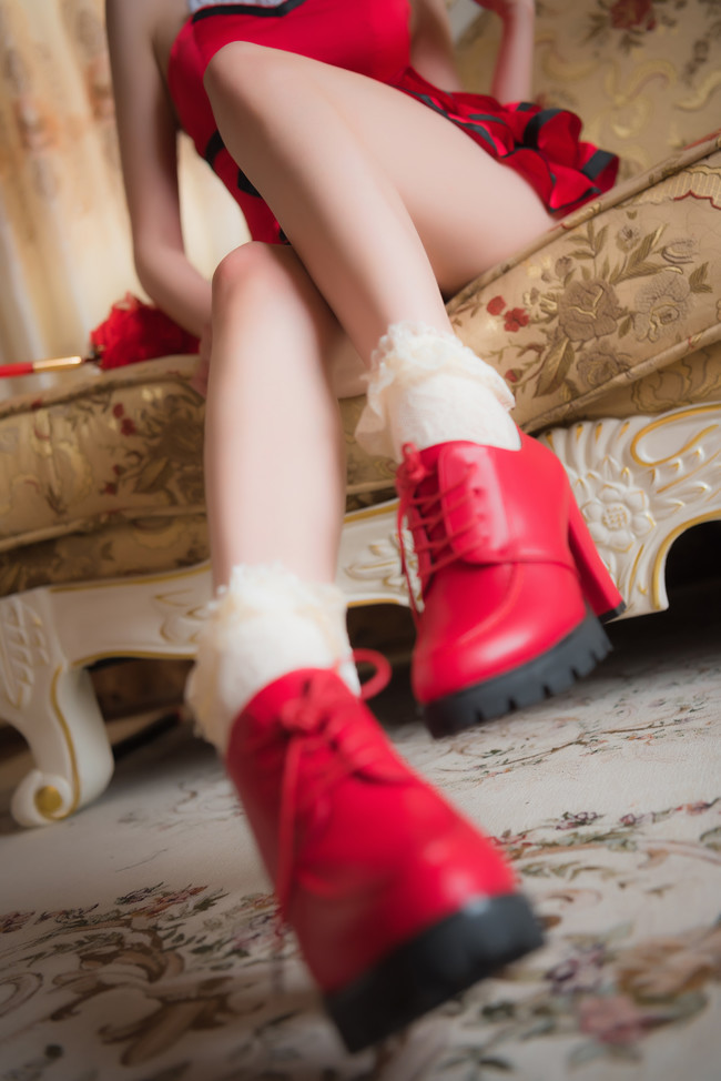 《Fate/Grand Order》尼禄·克劳狄乌斯cos(尼禄深红现代装cosplay) 《Fate/Grand Order》尼禄·克劳狄乌斯cos(尼禄深红现代装cosplay)