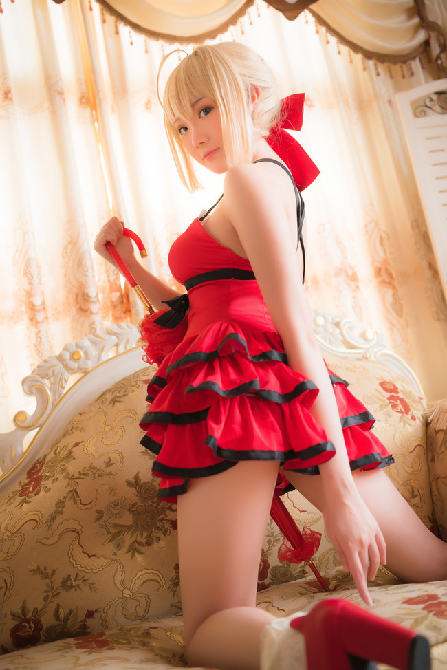 《Fate/Grand Order》尼禄·克劳狄乌斯cos(尼禄深红现代装cosplay) 《Fate/Grand Order》尼禄·克劳狄乌斯cos(尼禄深红现代装cosplay)