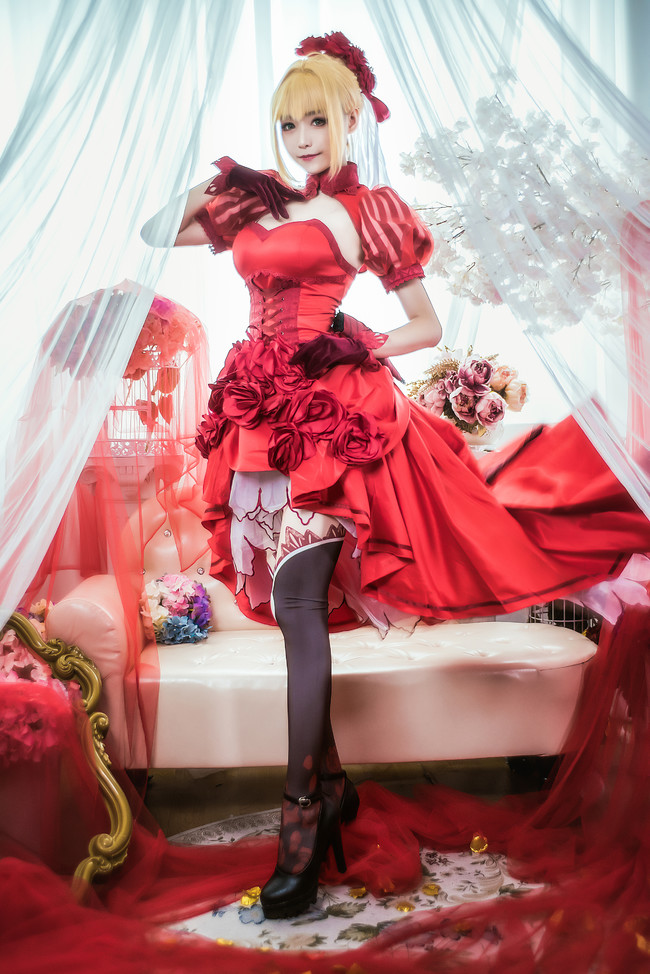 Fate/Extra尼禄saber蔷薇礼服COS(fgo尼禄蔷薇礼服cosplay)
