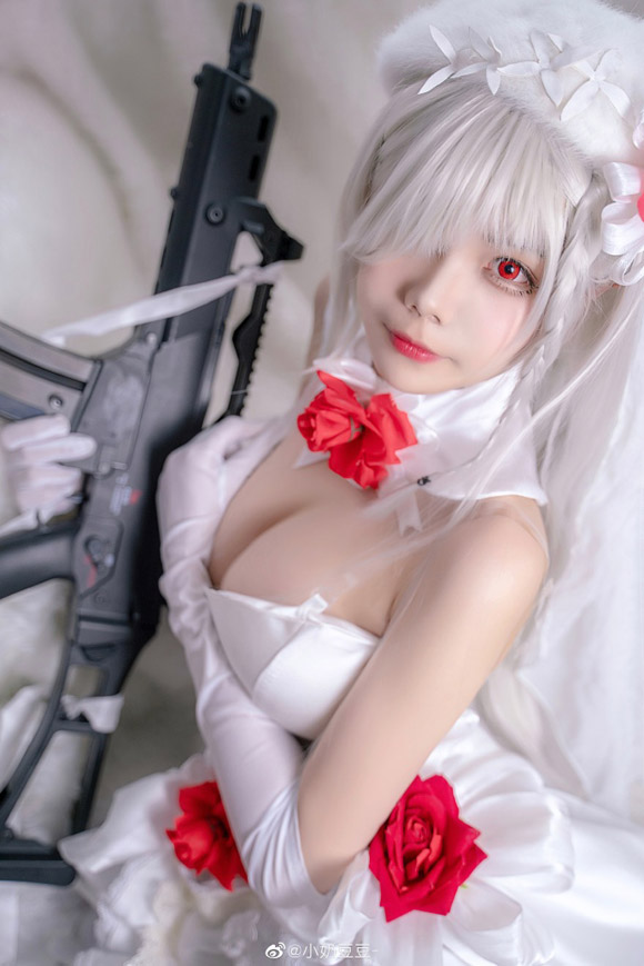 少女前线G36C礼服cosplay(G36C迈出步伐的你cos)