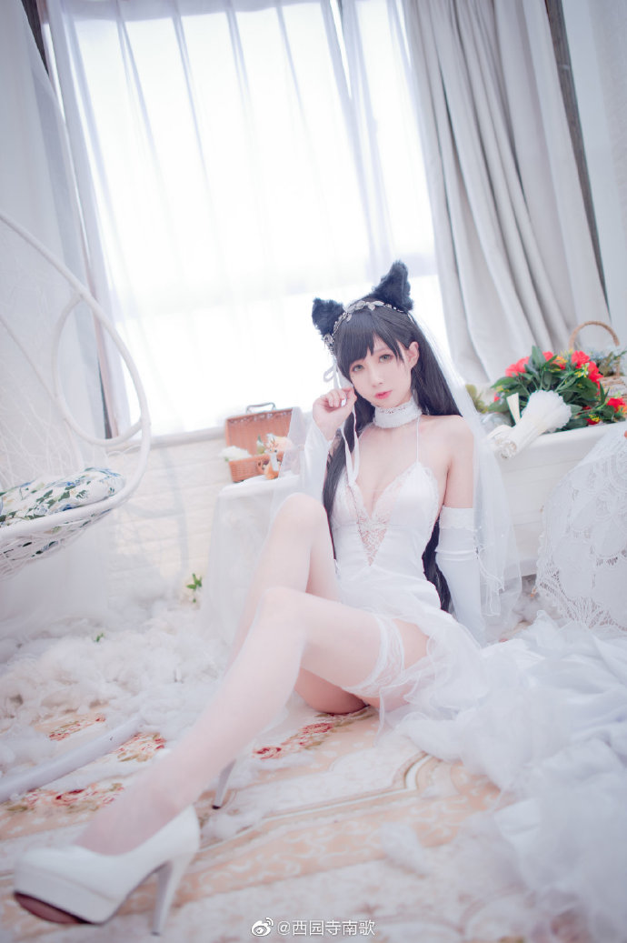 碧蓝航线爱宕花嫁白花的誓言cos(碧蓝航线爱宕婚纱cosplay)