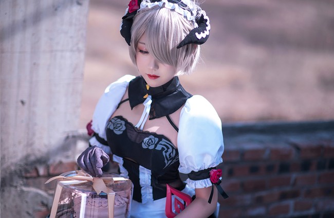 崩坏3丽塔·洛丝薇瑟cos(崩坏3丽塔女仆装cosplay)