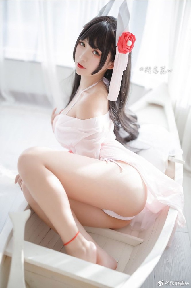 碧蓝航线比叡月下巡游cos(碧蓝航线比叡换装月下巡游cosplay)