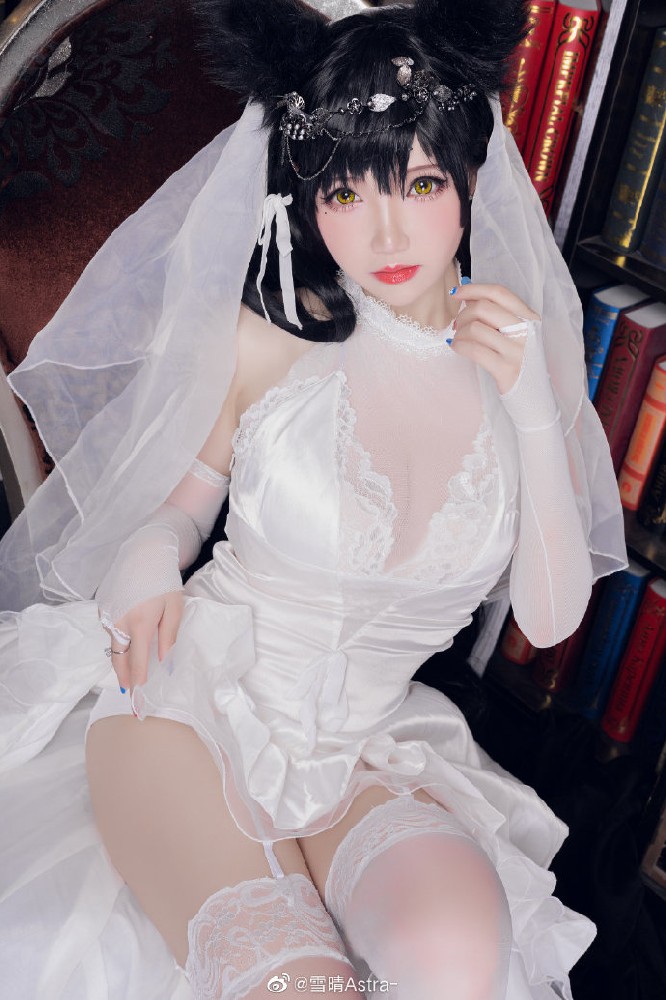碧蓝航线爱宕犬花嫁cos(碧蓝航线爱宕白花的誓言cosplay)