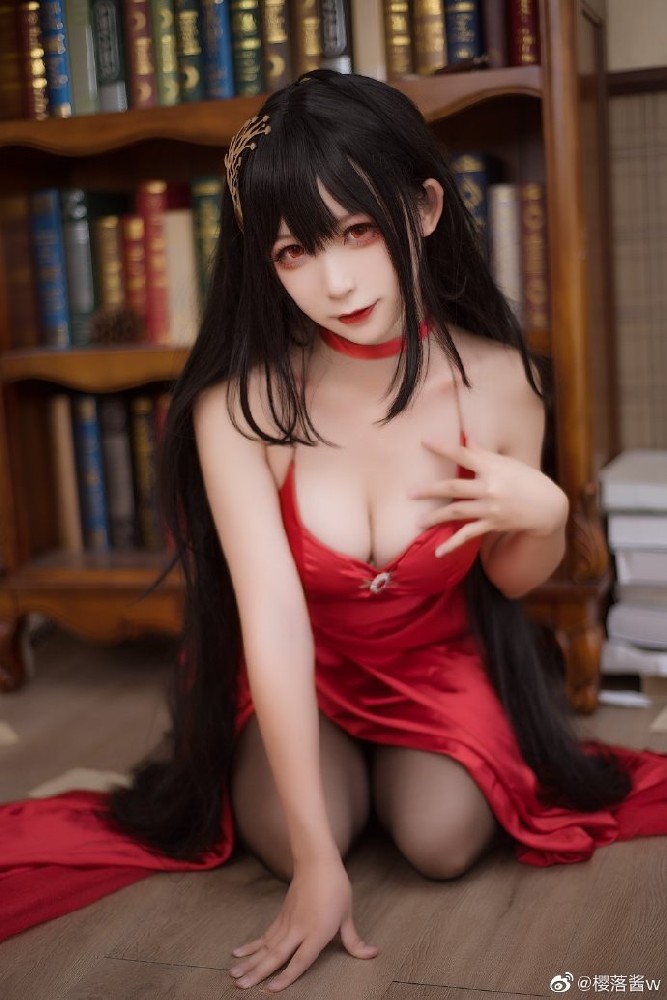 《碧蓝航线》大凤红色礼服「毒苹果」cosplay