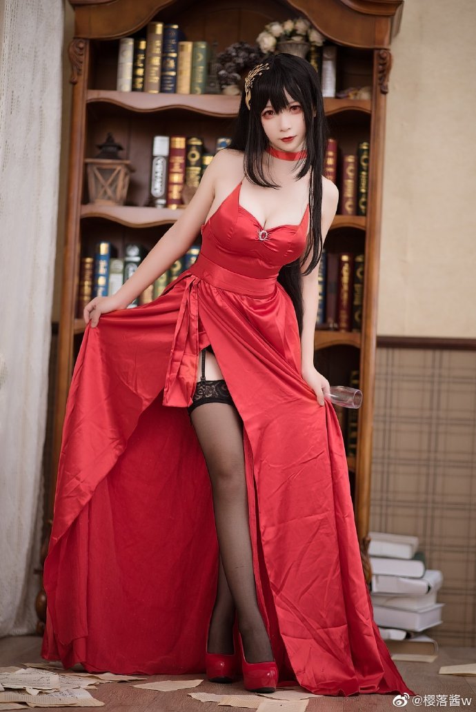 《碧蓝航线》大凤红色礼服「毒苹果」cosplay
