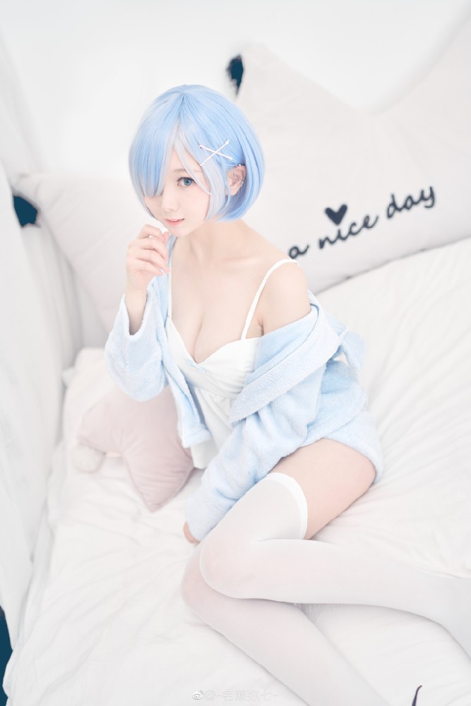 二次元美少女蕾姆睡衣cos 蕾姆白色睡衣cosplay