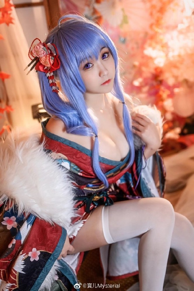 碧蓝航线圣路易斯新春换装cos 碧蓝航线圣路易斯雪下之饮cosplay