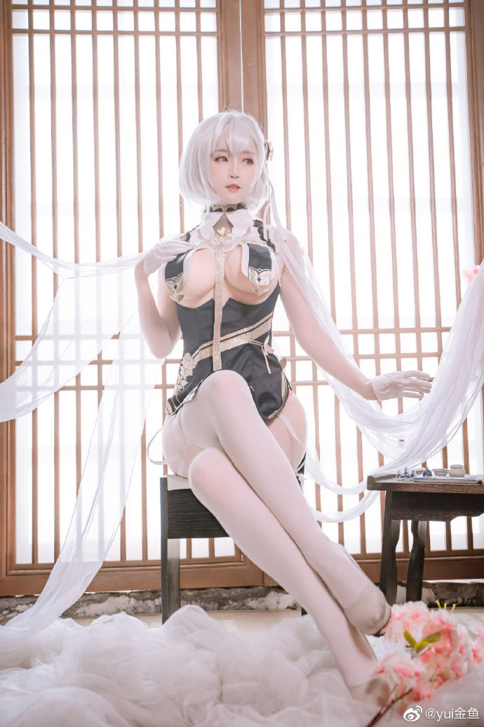 碧蓝航线天狼星旗袍cos 碧蓝航线天狼星旗袍皮肤cosplay
