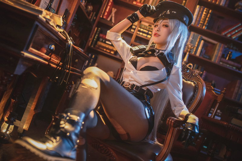 碧蓝航线甘古特换装cosplay 碧蓝航线甘古特坚定的执行者cos