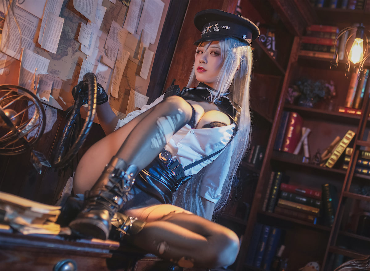 碧蓝航线甘古特换装cosplay 碧蓝航线甘古特坚定的执行者cos
