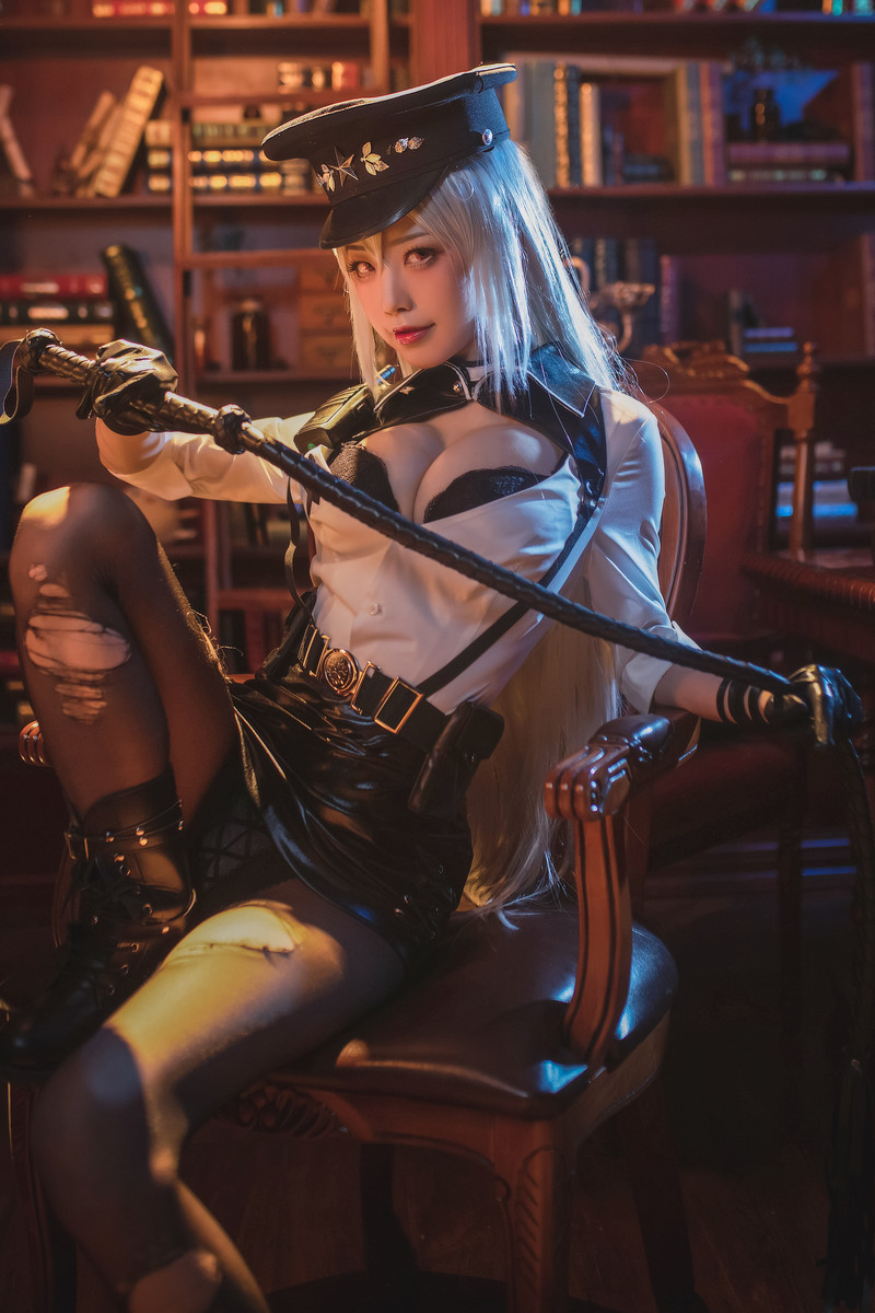碧蓝航线甘古特换装cosplay 碧蓝航线甘古特坚定的执行者cos