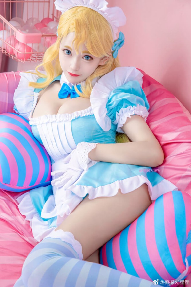碧蓝航线埃米尔贝尔汀cos 碧蓝航线埃米尔贝尔汀女仆cosplay