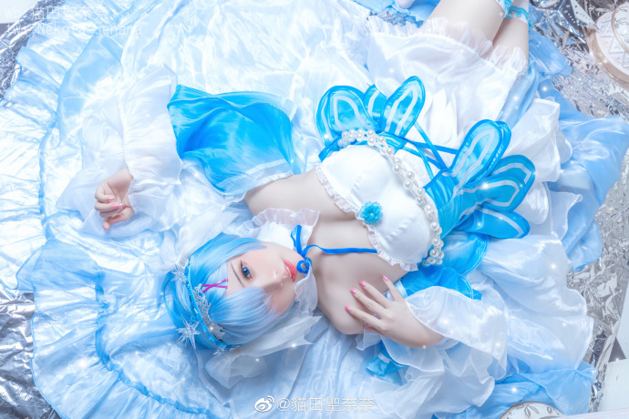 二次元cosplay|从零开始蕾姆水晶礼服cos|cn貓田聖奈奈