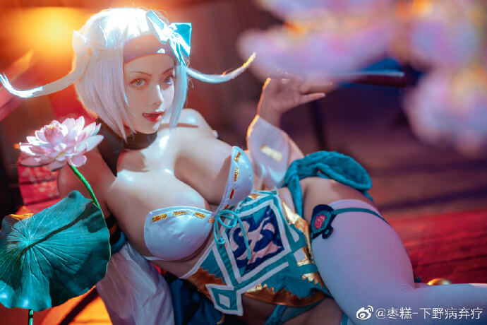 二次元cosplay|剑灵茱莉亚cos灵芝派对冰雪七缘