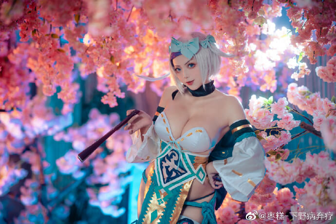 二次元cosplay|剑灵茱莉亚cos灵芝派对冰雪七缘