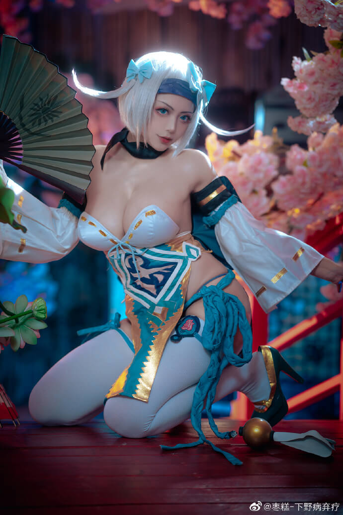 二次元cosplay|剑灵茱莉亚cos灵芝派对冰雪七缘