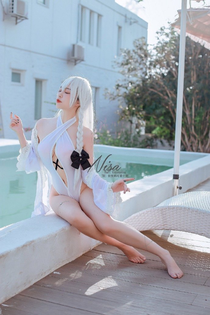 碧蓝航线赫敏泳装cosplay 碧蓝航线赫敏换装纯白的悠闲假日cos