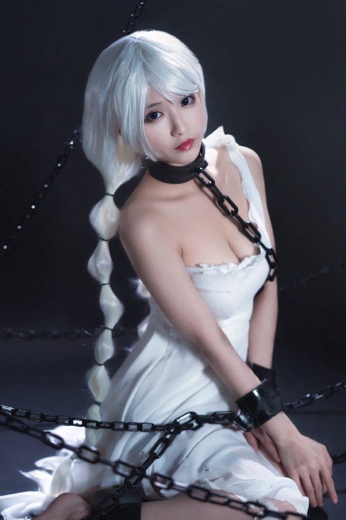 碧蓝航线阿芙乐尔cosplay 碧蓝航线阿芙乐尔囚塔中的曙光公主cos