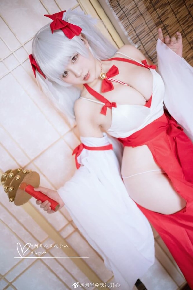 碧蓝航线可畏cosplay 碧蓝航线可畏巫女服cos|cn阿半今天很开心
