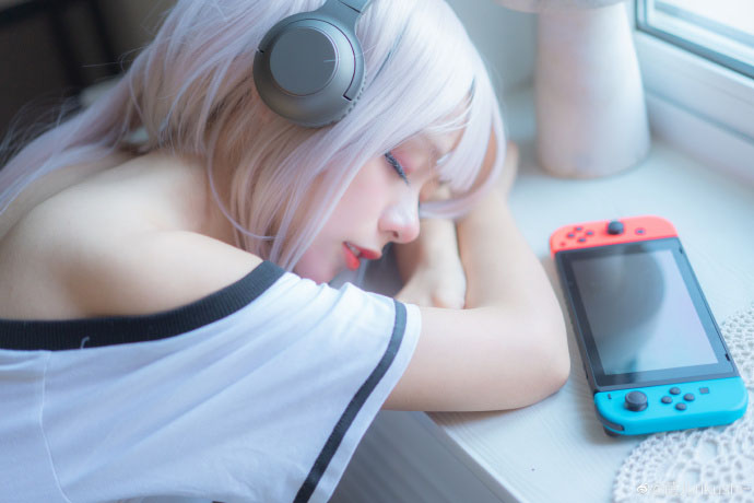 碧蓝航线绫波小电视cosplay 碧蓝航线可爱的柚cos|cn菌儿rikushi-