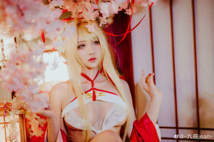 碧蓝航线光荣旗袍cosplay 碧蓝航线光荣凉夜香雪cos