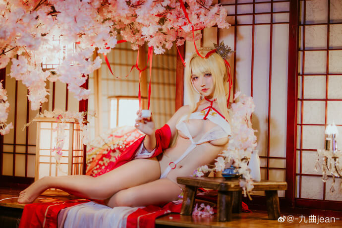 碧蓝航线光荣旗袍cosplay 碧蓝航线光荣凉夜香雪cos