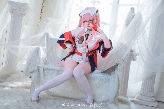 碧蓝航线英仙座cosplay 碧蓝航线英仙座换装生疏的执勤时间cos