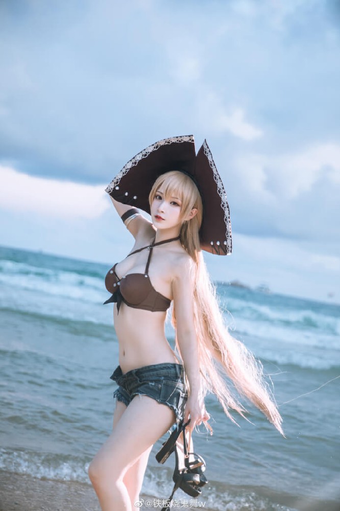 碧蓝航线让巴尔泳装cosplay 碧蓝航线让巴尔秘密的Après midi泳装cos