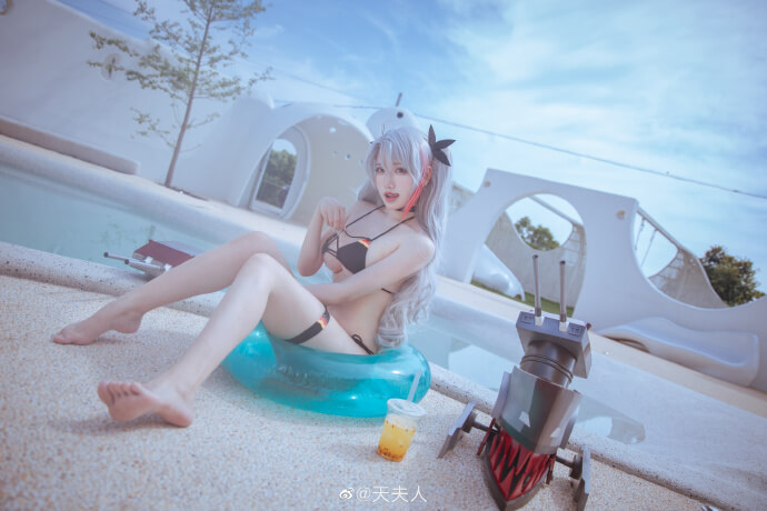 碧蓝航线欧根亲王泳装cos 碧蓝航线欧根夏日泳装cosplay