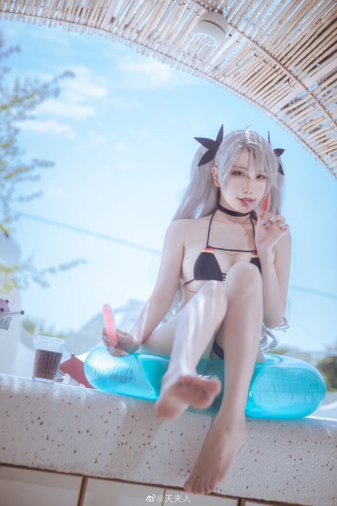 碧蓝航线欧根亲王泳装cos 碧蓝航线欧根夏日泳装cosplay