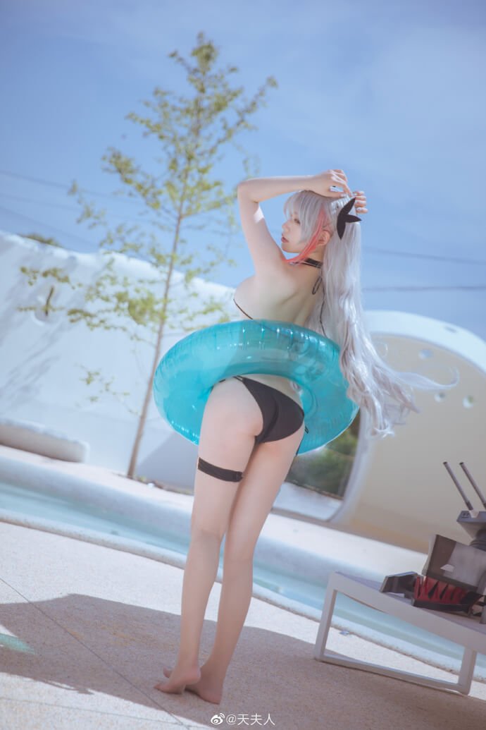 碧蓝航线欧根亲王泳装cos 碧蓝航线欧根夏日泳装cosplay