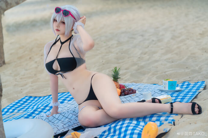 碧蓝航线天狼星泳装皮肤cosplay