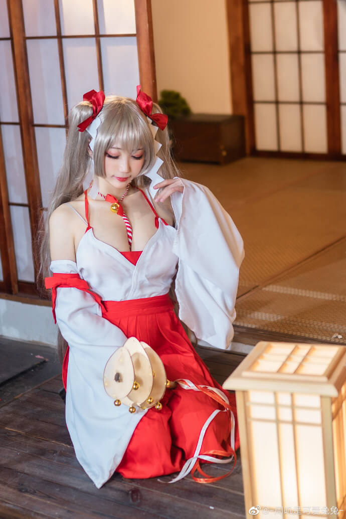 碧蓝航线可畏cosplay 碧蓝航线可畏巫女cos图片