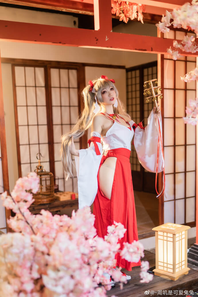 碧蓝航线可畏cosplay 碧蓝航线可畏巫女cos图片