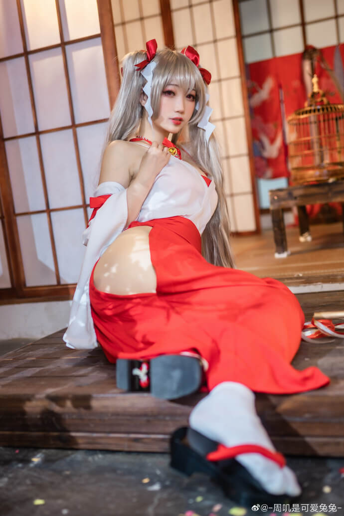 碧蓝航线可畏cosplay 碧蓝航线可畏巫女cos图片